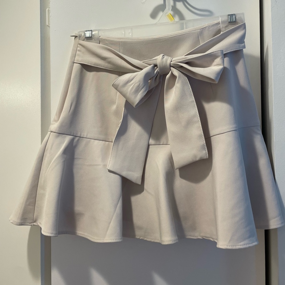 ZARA beige skort- skirt with shorts XS